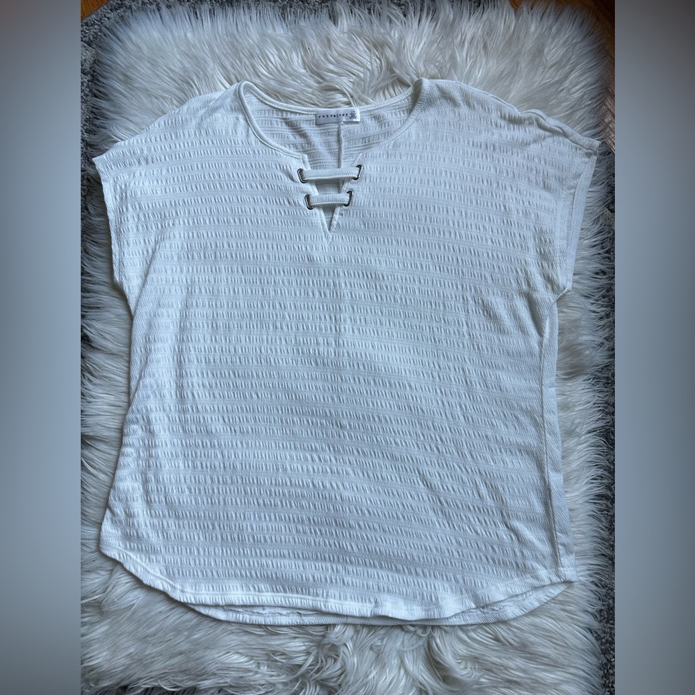 Stretch lattice front tee